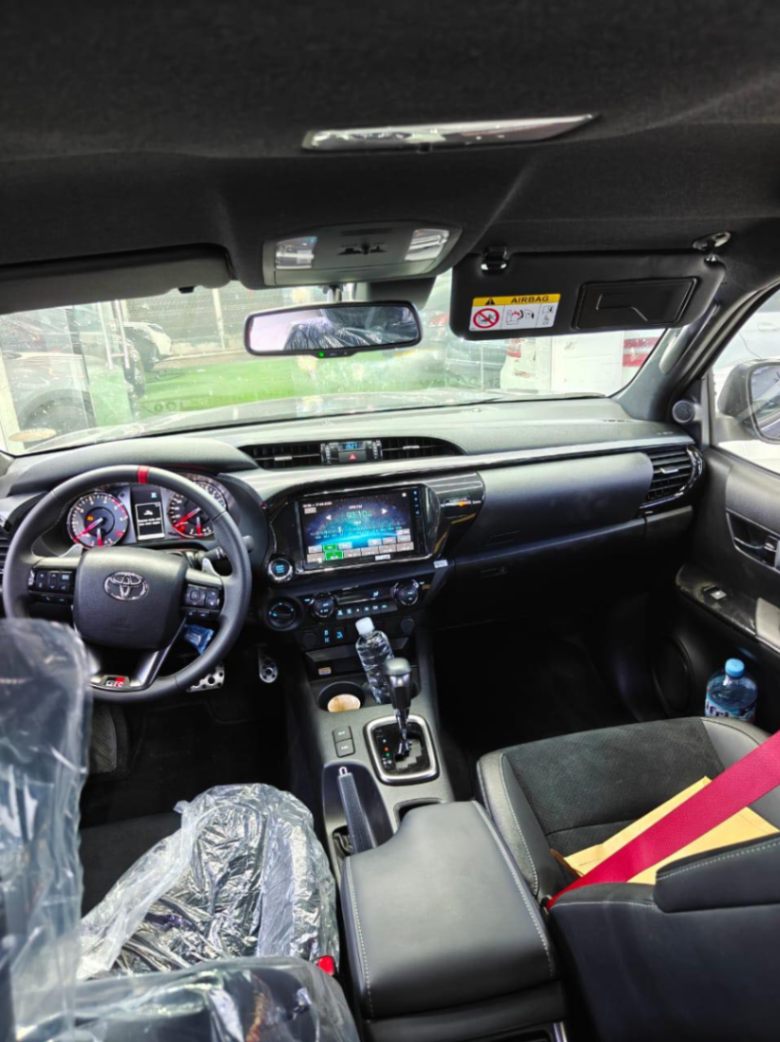 Miniature de TOYOTA HILUX GR chez SARL 2S Auto Alger - 7